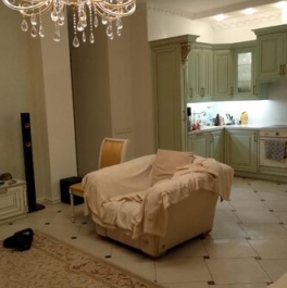 Продажа 4-комн квартиры на вторичном рынке Пестовский пер,  д. 5