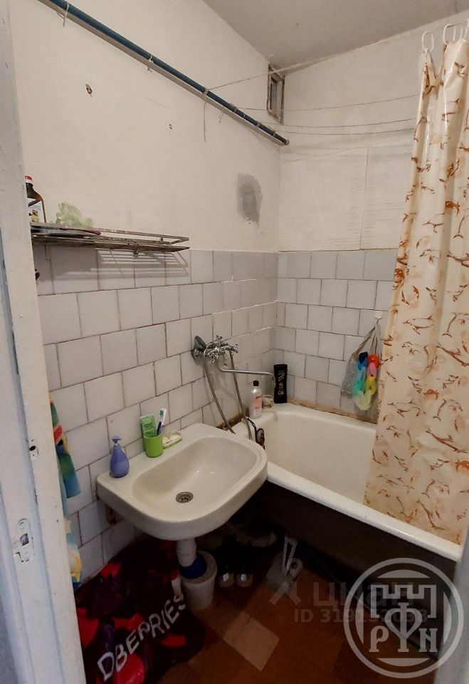 Продажа 2-комн квартиры на вторичном рынке пос. Первомайское, улица Ленина, 38