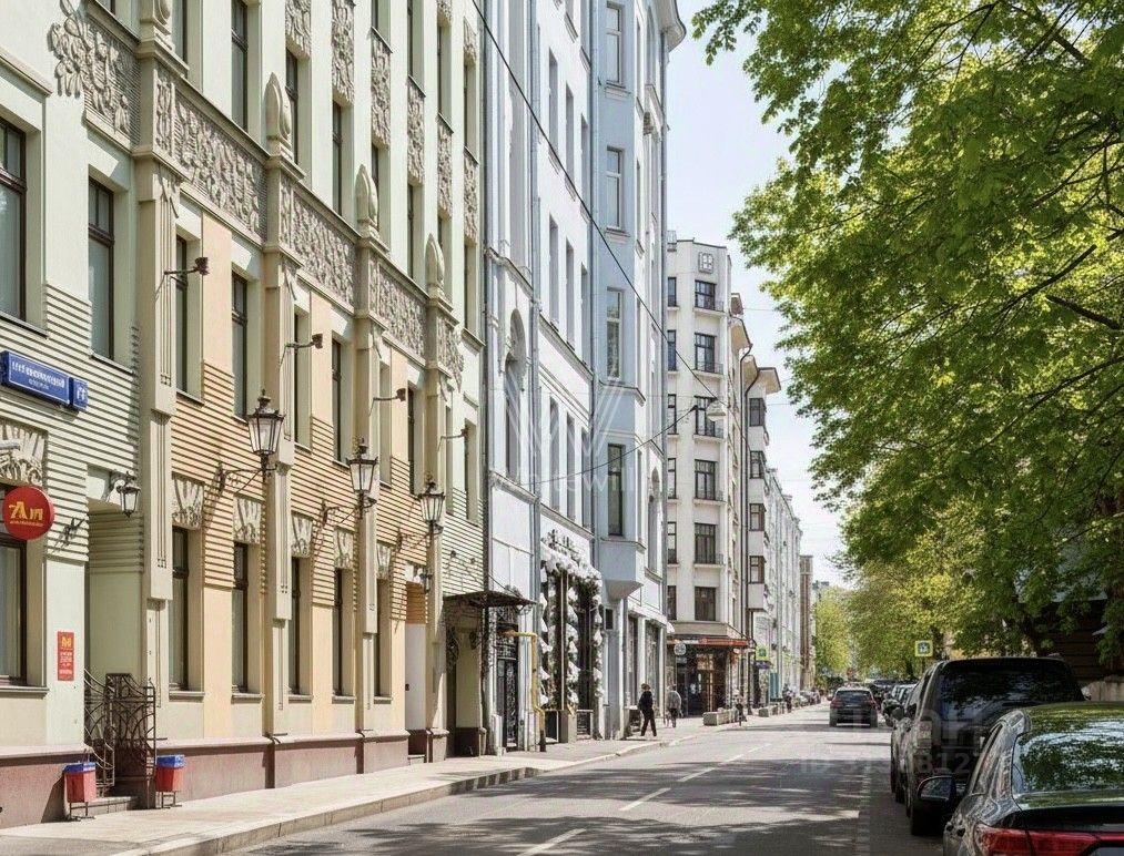 Продажа 2-комн квартиры на вторичном рынке Староконюшенный переулок, 45