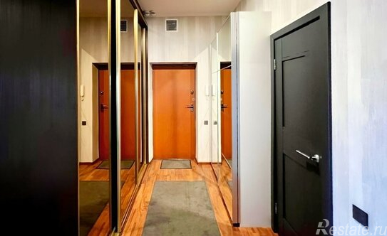 Продажа 2-комн квартиры на вторичном рынке улица Маршала Соколовского,  д. 1