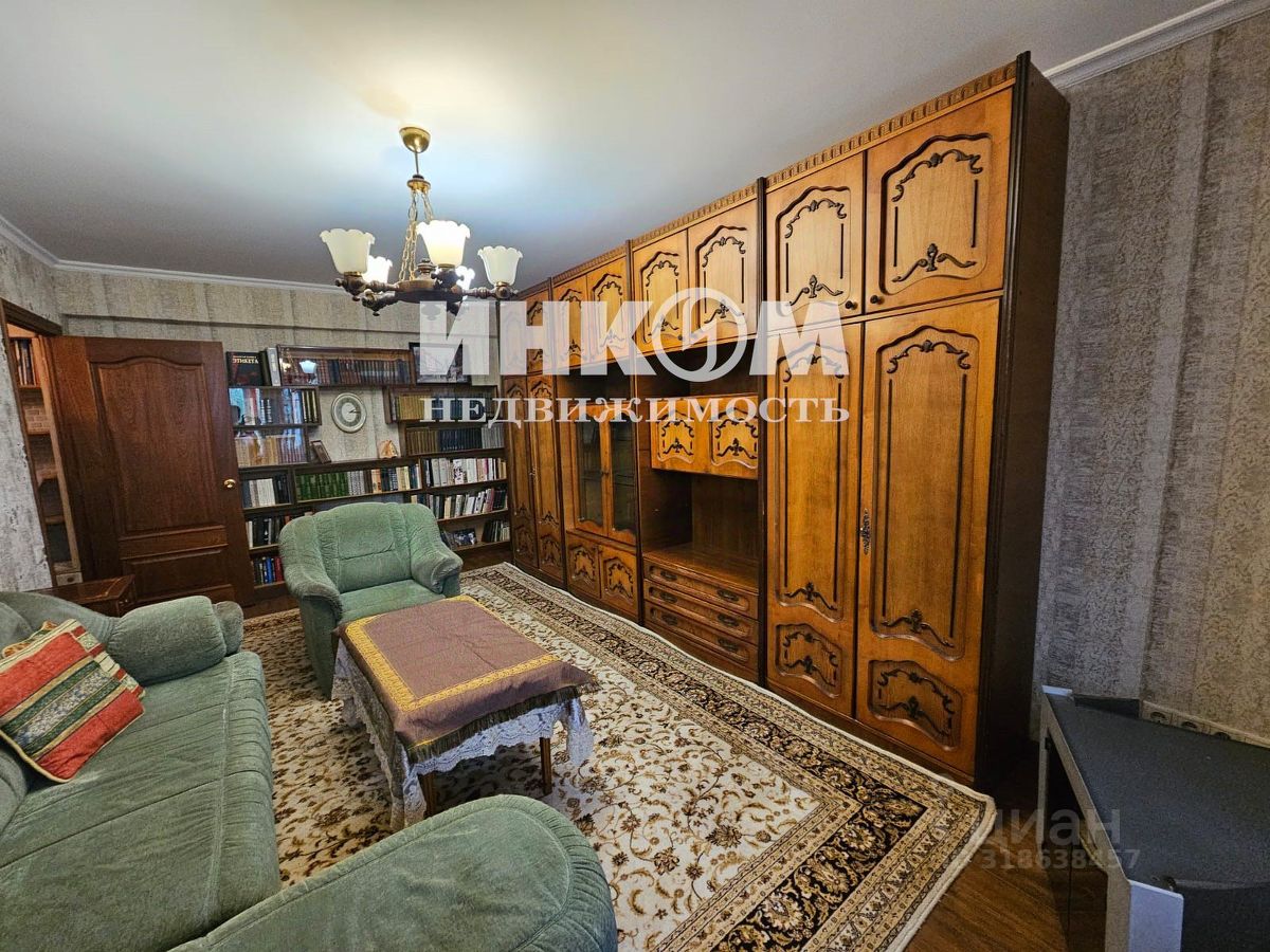 Продажа 2-комн квартиры на вторичном рынке Есенинский бульвар, 1/26К1