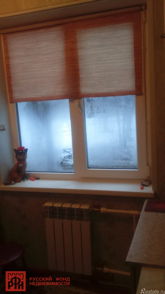 Продажа комнаты Ломоносов г., Петровский пер.,  д. 4