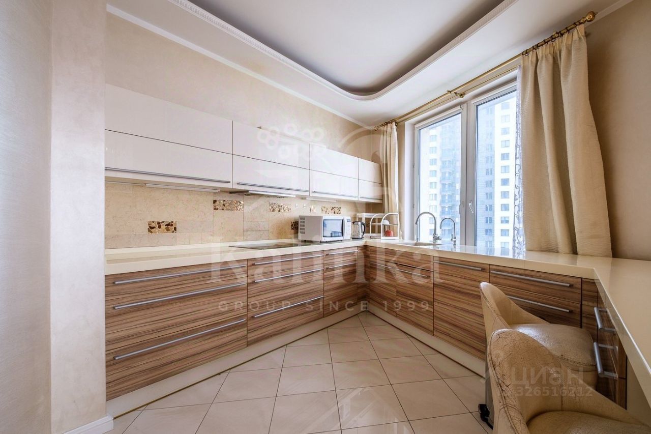 Продажа 3-комн квартиры на вторичном рынке Мосфильмовская улица, 70к1