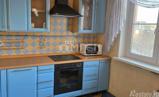 Продажа 3-комн квартиры на вторичном рынке улица Адмирала Лазарева,  д. 8