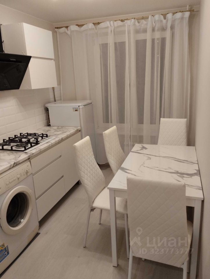 Аренда 2-комн квартиры на вторичном рынке Нахимовский проспект, 39К2