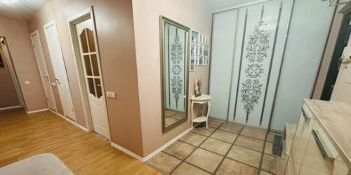 3-комн квартира Дыбенко ул,  д. 12,  к. 1