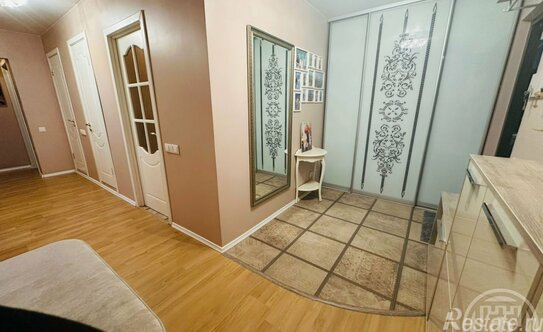 Продажа 3-комн квартиры на вторичном рынке Дыбенко ул,  д. 12,  к. 1