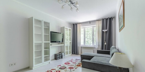 3-комн квартира улица Артюхиной,  д. 3