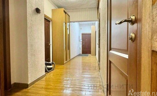 Продажа 4-комн квартиры на вторичном рынке ул Нижегородская,  д. 5