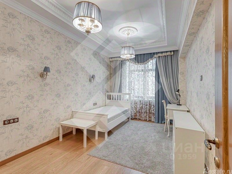 Аренда 4-комн квартиры на вторичном рынке Тверская-Ямская 3-я ул,  д. 25