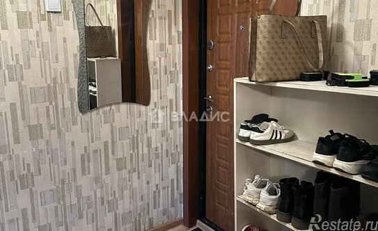 Продажа 3-комн квартиры на вторичном рынке улица Паршина,  д. 17