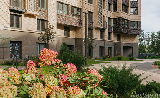 Продажа 1-комн квартиры на вторичном рынке Лиственная улица,  д. 20 к2 с1