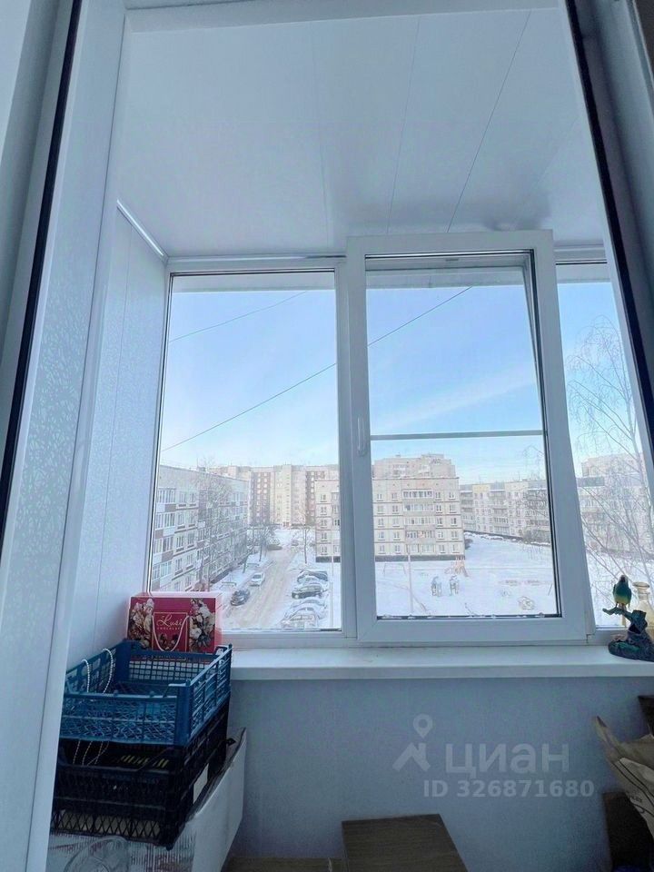 Продажа 2-комн квартиры на вторичном рынке Кириши, проспект Героев, 24