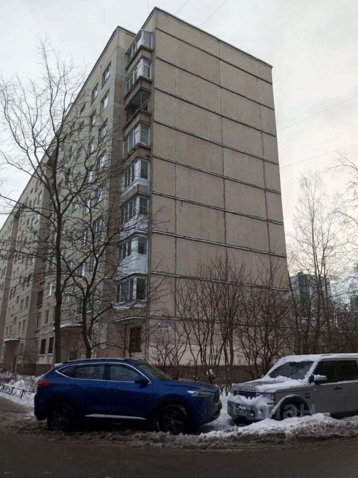 Продажа 3-комн квартиры на вторичном рынке проспект Наставников, 26К2