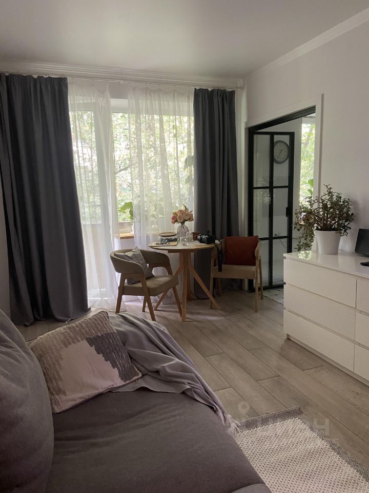 Продажа 2-комн квартиры на вторичном рынке улица Константина Федина, 6