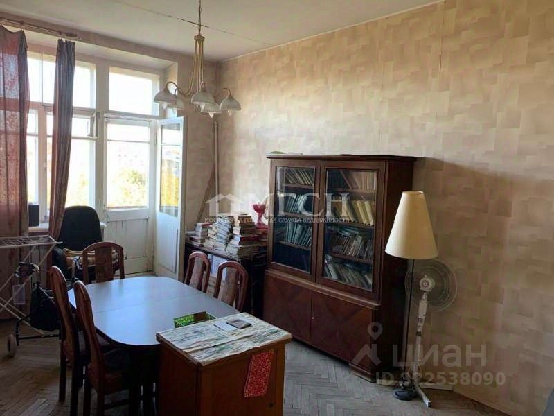 Продажа 2-комн квартиры на вторичном рынке улица Строителей, 7К1
