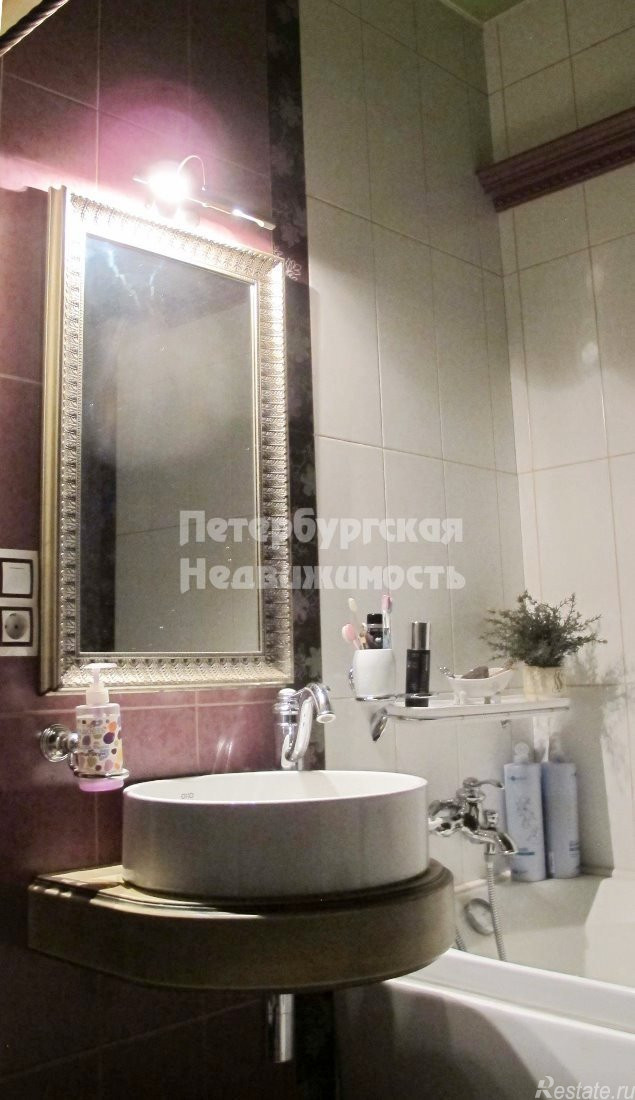 Продажа 1-комн квартиры на вторичном рынке Реки Пряжки наб.,  д. 38