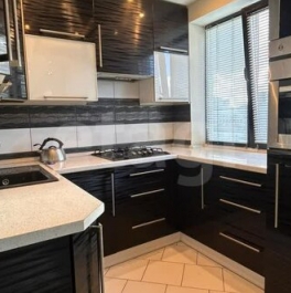 Продажа 4-комн квартиры на вторичном рынке Красное Село г, Бронетанковая ул,  д. 11 к1