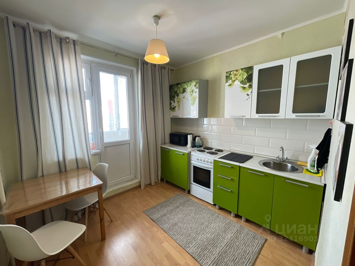 Аренда 1-комн квартиры на вторичном рынке улица 2-я Нововатутинская,  д. 3