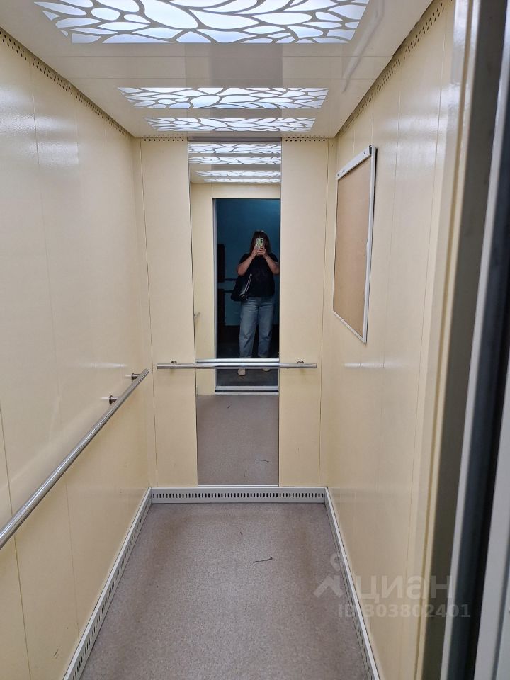 Продажа 2-комн квартиры на вторичном рынке Светлановский проспект, 105