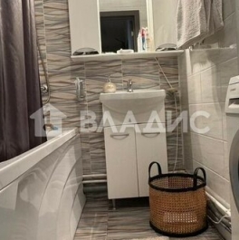 Продажа 3-комн квартиры на вторичном рынке Маршала Блюхера пр-кт,  д. 9,  к. 2