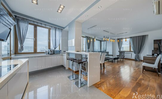 Продажа 4-комн квартиры на вторичном рынке Конный переулок