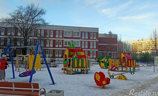 Аренда 3-комн квартиры на вторичном рынке ул Котина,  д. 4,  к. 1