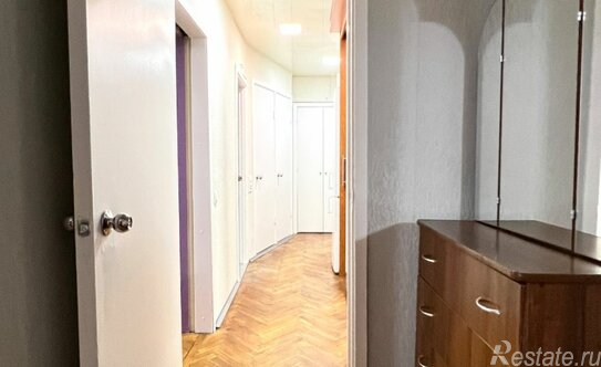 Продажа 2-комн квартиры на вторичном рынке Будапештская улица,  д. 63 к1