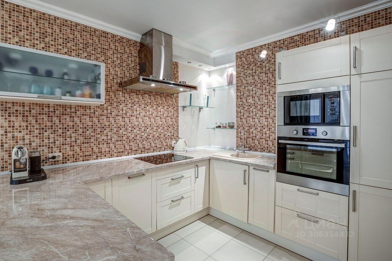 Продажа 3-комн квартиры на вторичном рынке Народная улица, 11к2