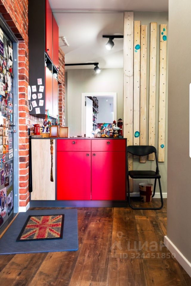 Продажа 3-комн квартиры на вторичном рынке улица Красуцкого, 3М