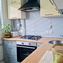 Продажа 3-комн квартиры на вторичном рынке Композиторов ул,  д. 33/5