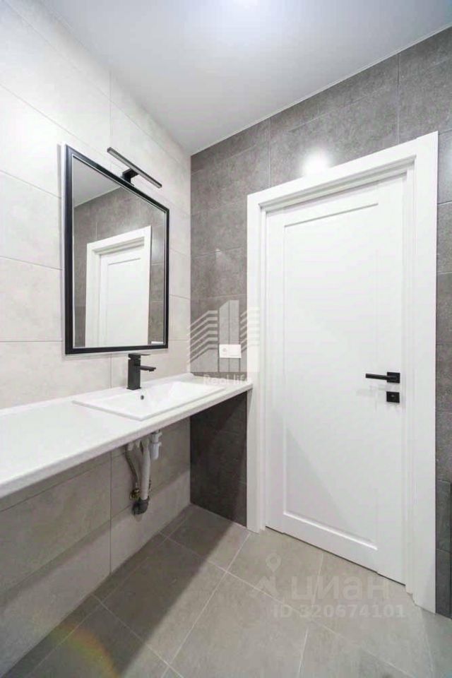 Продажа 1-комн квартиры на вторичном рынке с. Домодедово, улица Современников, 4