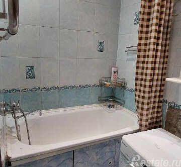 Продажа 2-комн квартиры на вторичном рынке Альпийский переулок,  д. 12