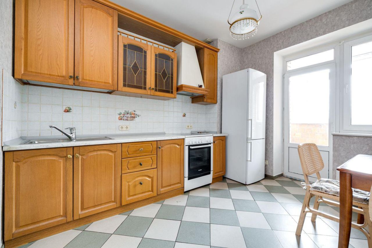 Аренда 3-комн квартиры на вторичном рынке Петрозаводская улица, 19К2