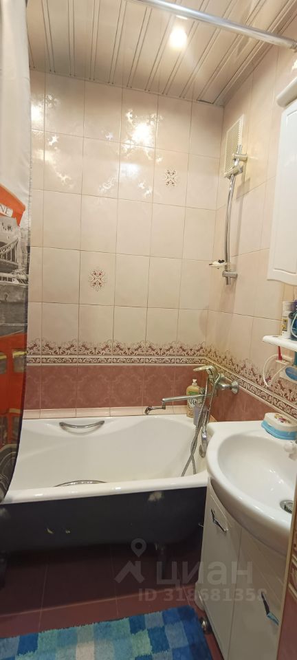 Продажа 2-комн квартиры на вторичном рынке Загребский бульвар, 7К3