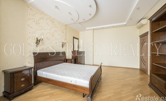 Продажа 4-комн квартиры на вторичном рынке Мосфильмовская улица,  д. 70 к6