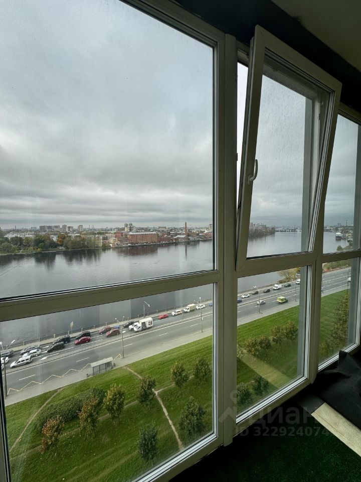 Продажа 1-комн квартиры на вторичном рынке Октябрьская набережная, 44