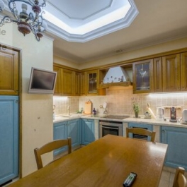 Продажа 5-комн квартиры на вторичном рынке ул Куусинена,  д. 21А