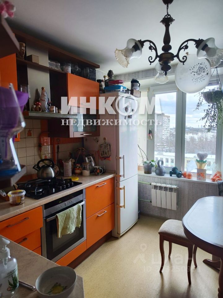 Продажа 2-комн квартиры на вторичном рынке улица Генерала Тюленева, 17