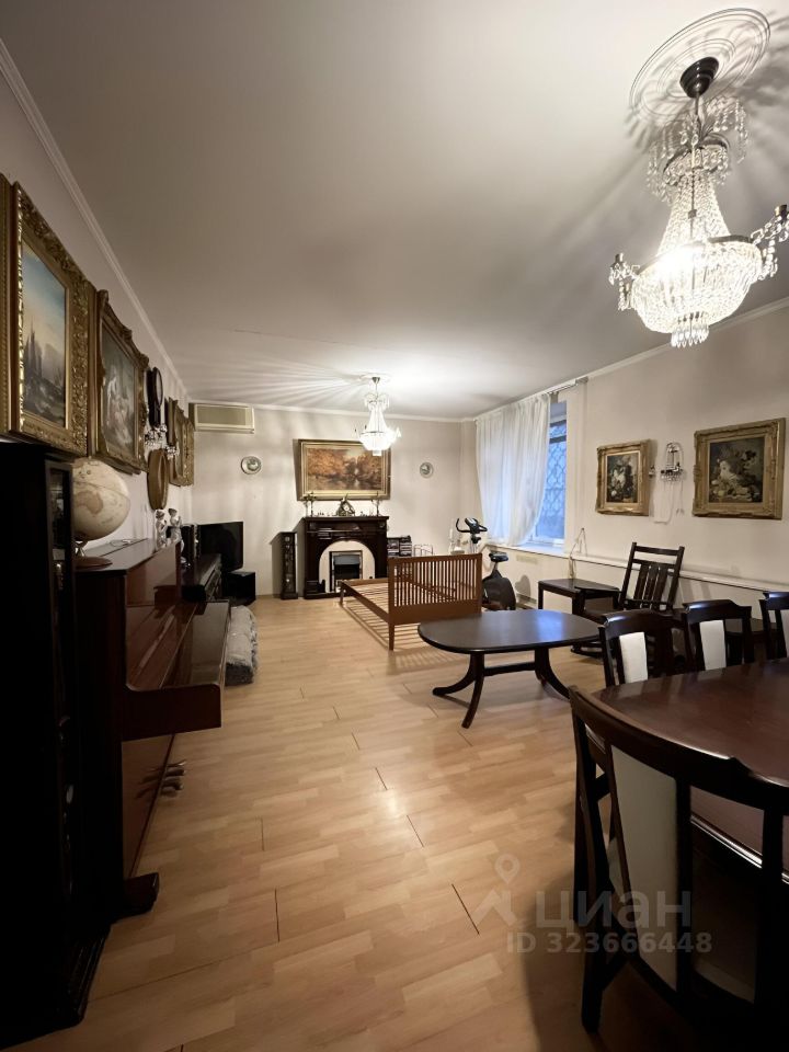 Продажа 4-комн квартиры на вторичном рынке Скаковая улица, 5