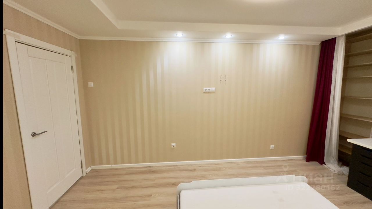Продажа 2-комн квартиры на вторичном рынке пос. Бугры, улица Полевая, 18