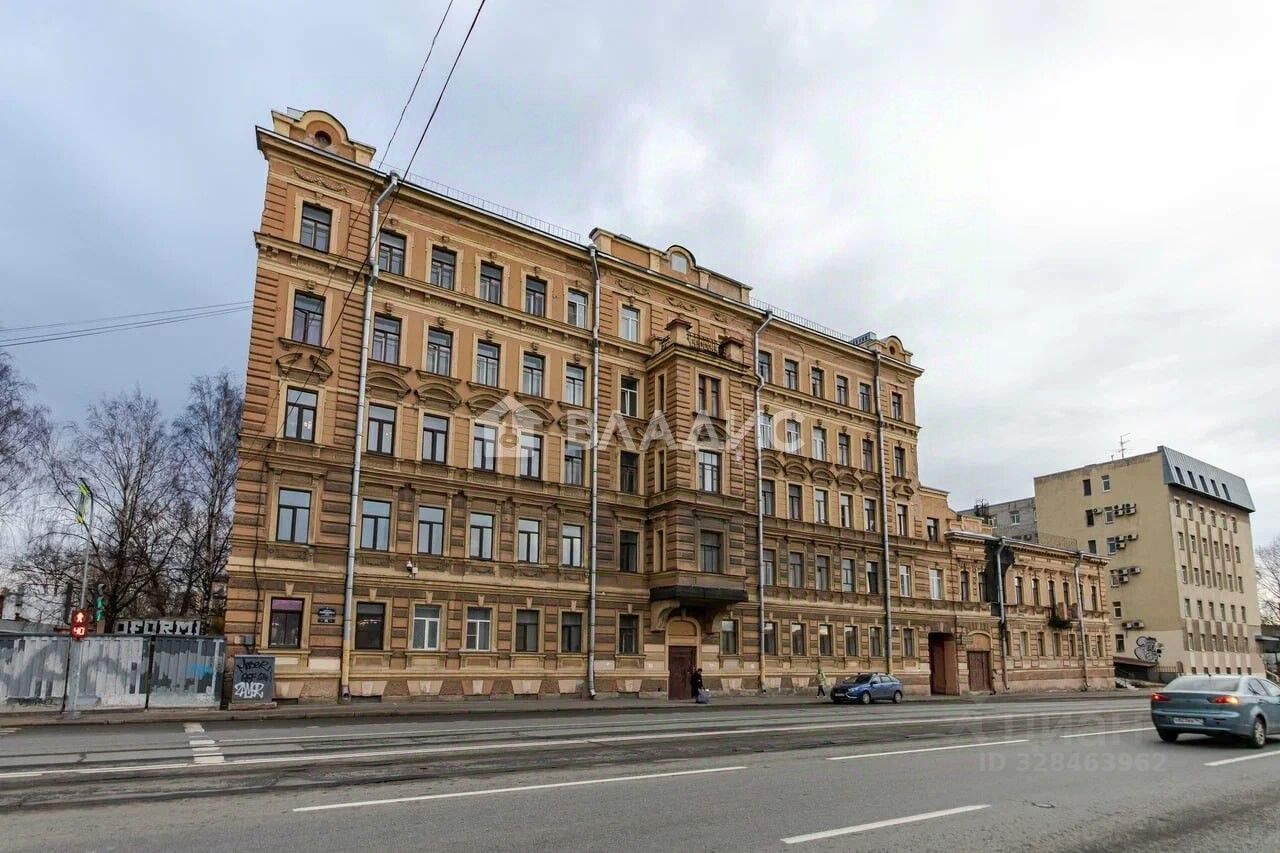 Продажа 6-комн квартиры на вторичном рынке набережная Обводного Канала, 66