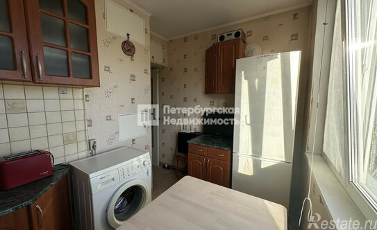 Продажа 1-комн квартиры на вторичном рынке ул Купчинская,  д. 13,  к. 3