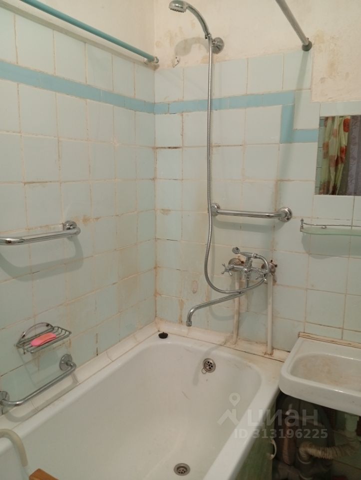Продажа 2-комн квартиры на вторичном рынке Петергоф, бульвар Разведчика, 14к4