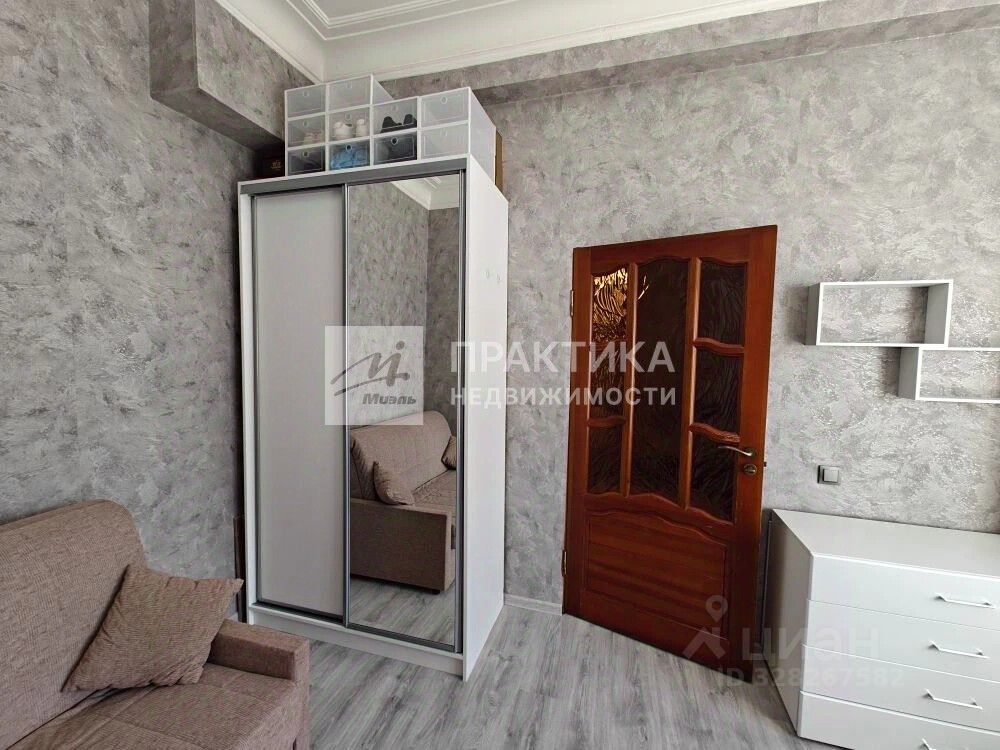 Продажа 4-комн квартиры на вторичном рынке улица Серафимовича, 5/16