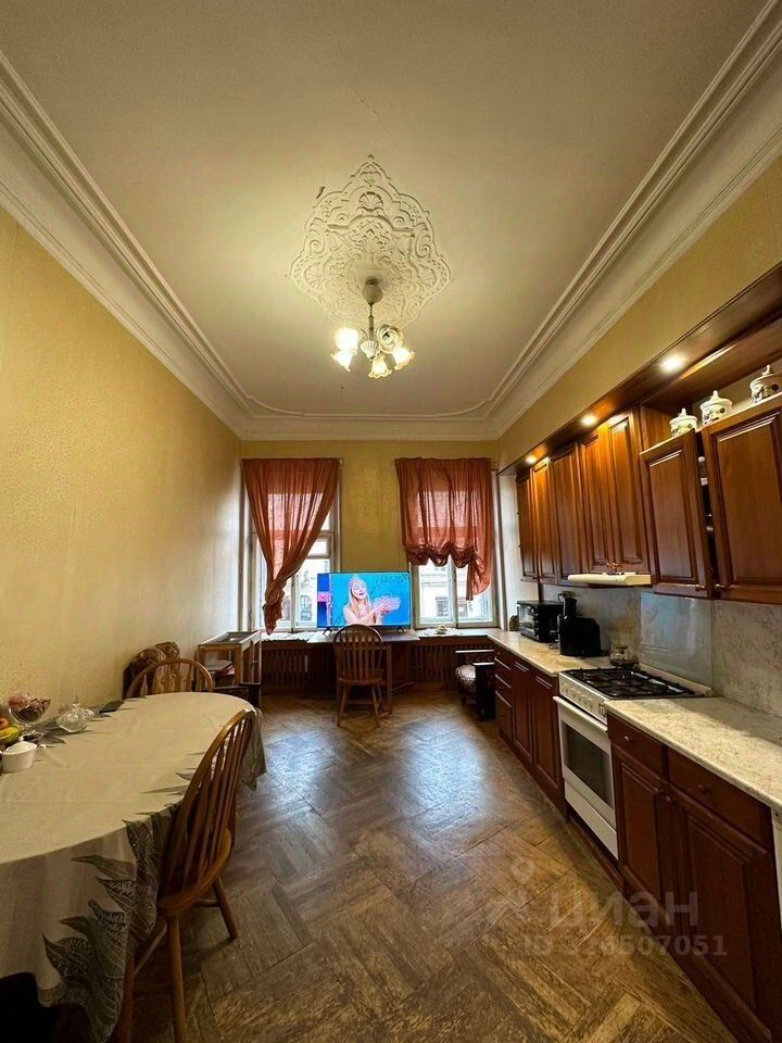 Продажа 3-комн квартиры на вторичном рынке улица Декабристов, 52