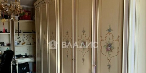 3-комн квартира улица Цюрупы,  д. 6