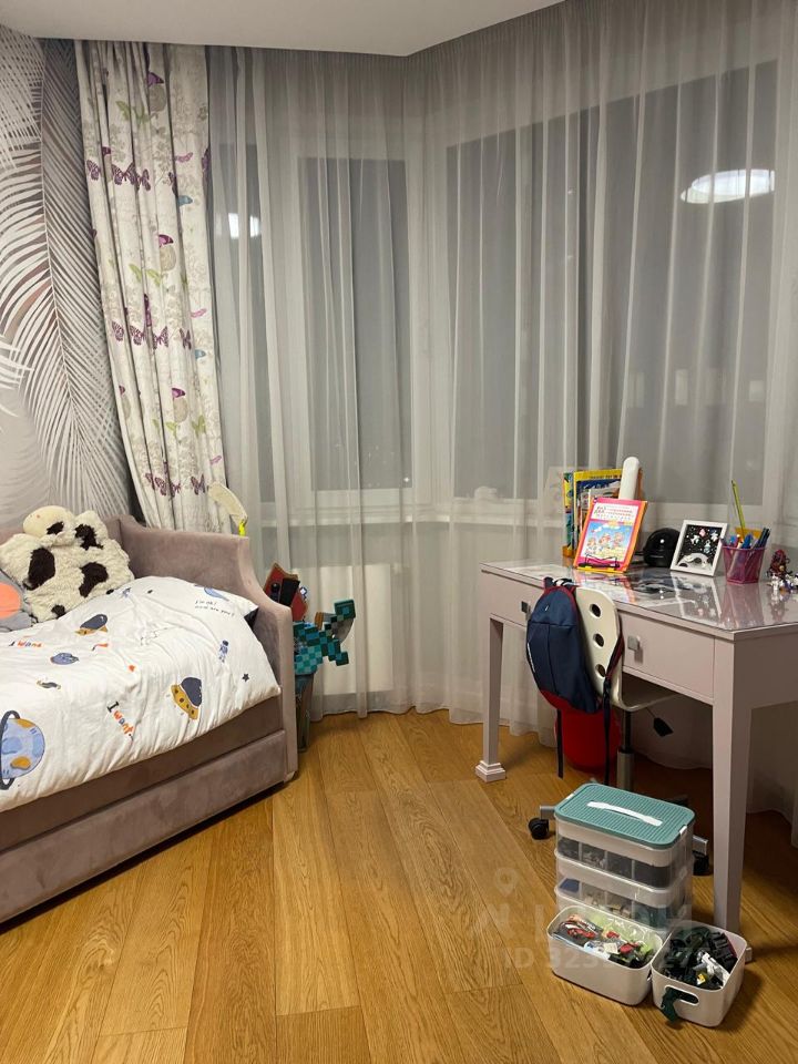 Продажа 4-комн квартиры на вторичном рынке Ленинский проспект, 67к1