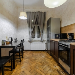 Продажа 2-комн квартиры на вторичном рынке 17-я линия,  д. 28