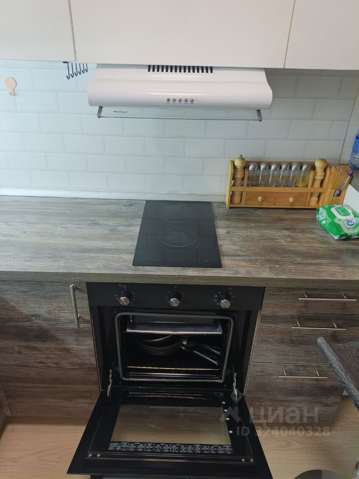 Аренда 1-комн квартиры на вторичном рынке Мирный пгт, улица Академика Северина, 7/1